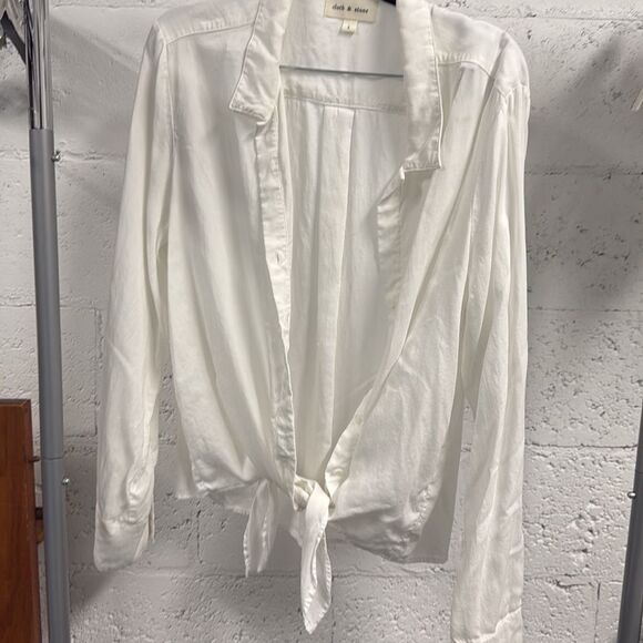 White Button Down with Tie on Bottom - Size Large - Cloth & Stone - Picture 4 of 4